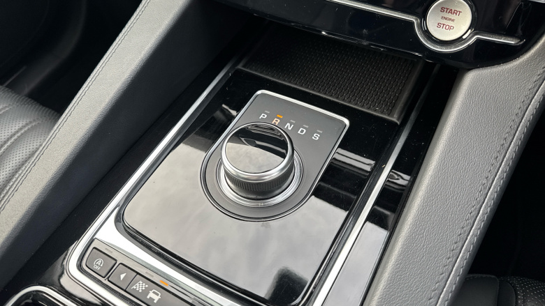 Jaguar F-Pace 2.0d Portfolio 5dr Auto AWD Diesel Estate